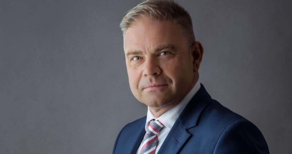 Dr Dawid Piekarz: dławiąca globalizacja