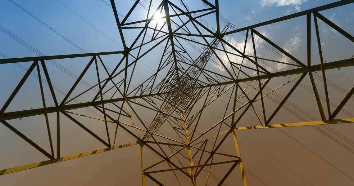 Czas przezbrojenia? O wpływie cen energii elektrycznej oraz elektrochłonności na sektory i branże polskiej gospodarki [ANALIZA]