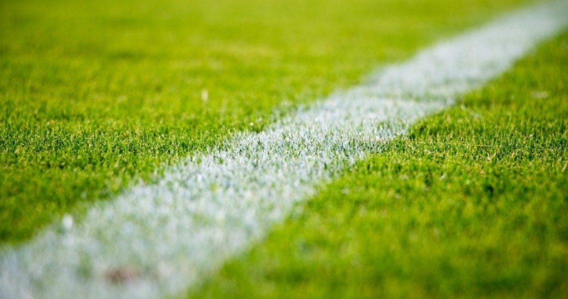 Kluby piłkarskie działają jak międzynarodowe przedsiębiorstwa. Jak wygląda Polska na tle Europy [ANALIZA] 