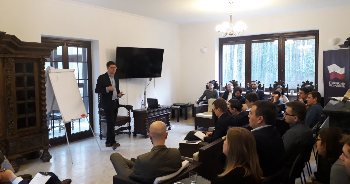 Prezes IJ o transformacji energetycznej podczas Akademii Skolimowskiej